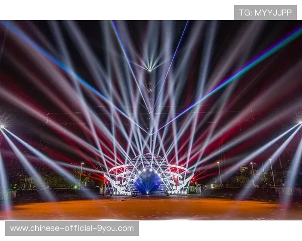 智能照明系统随赛事节奏变换场馆氛围